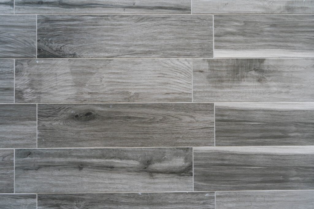 Choisir du carrelage imitation bois ou parquet